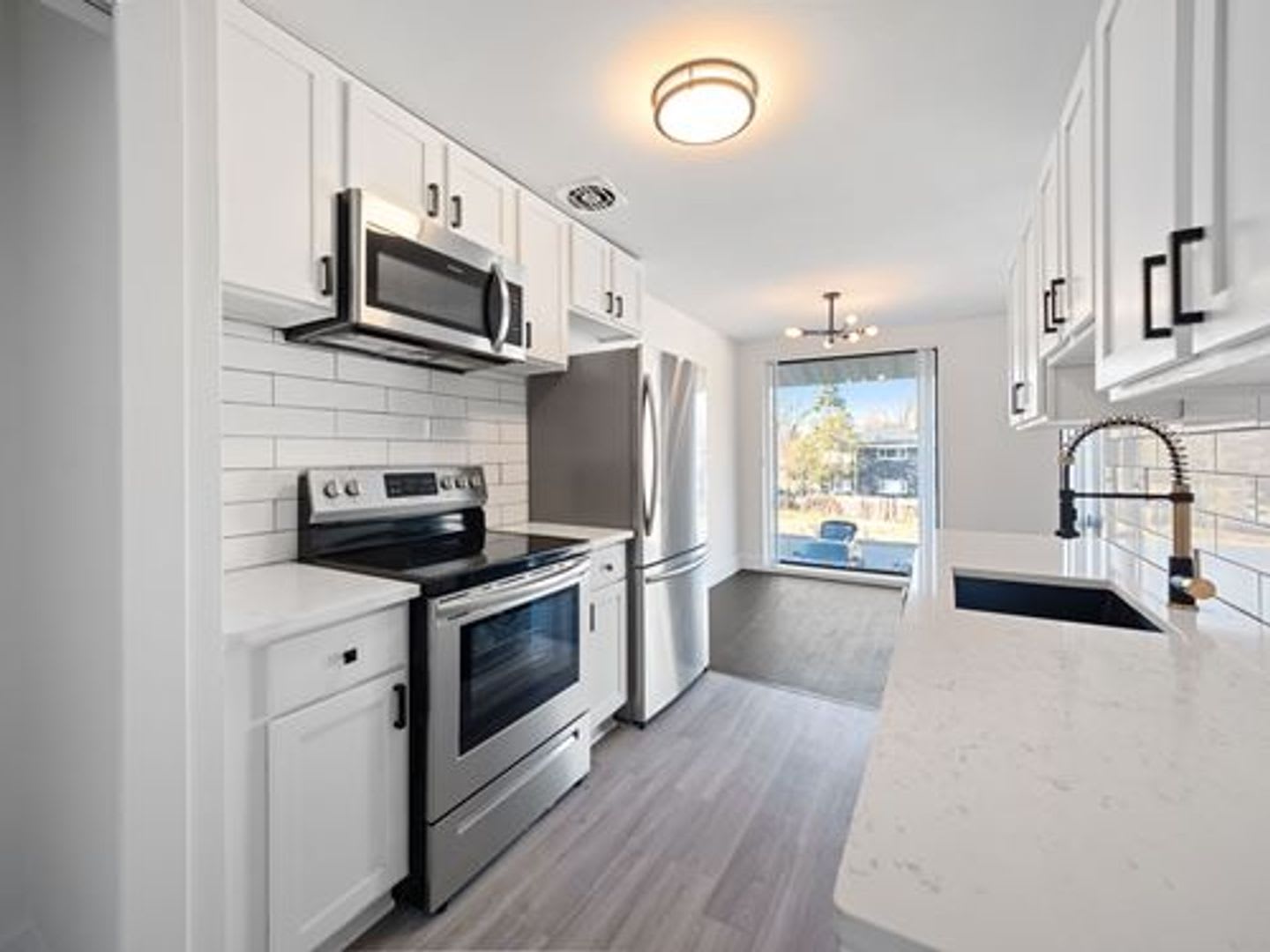 Royal Oakland Apartments – photo 1