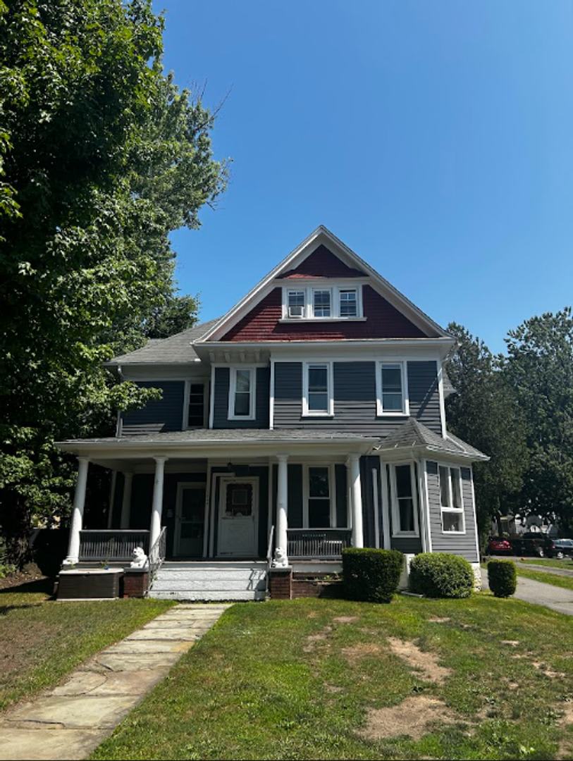 1638 Sanderson Avenue – photo 1