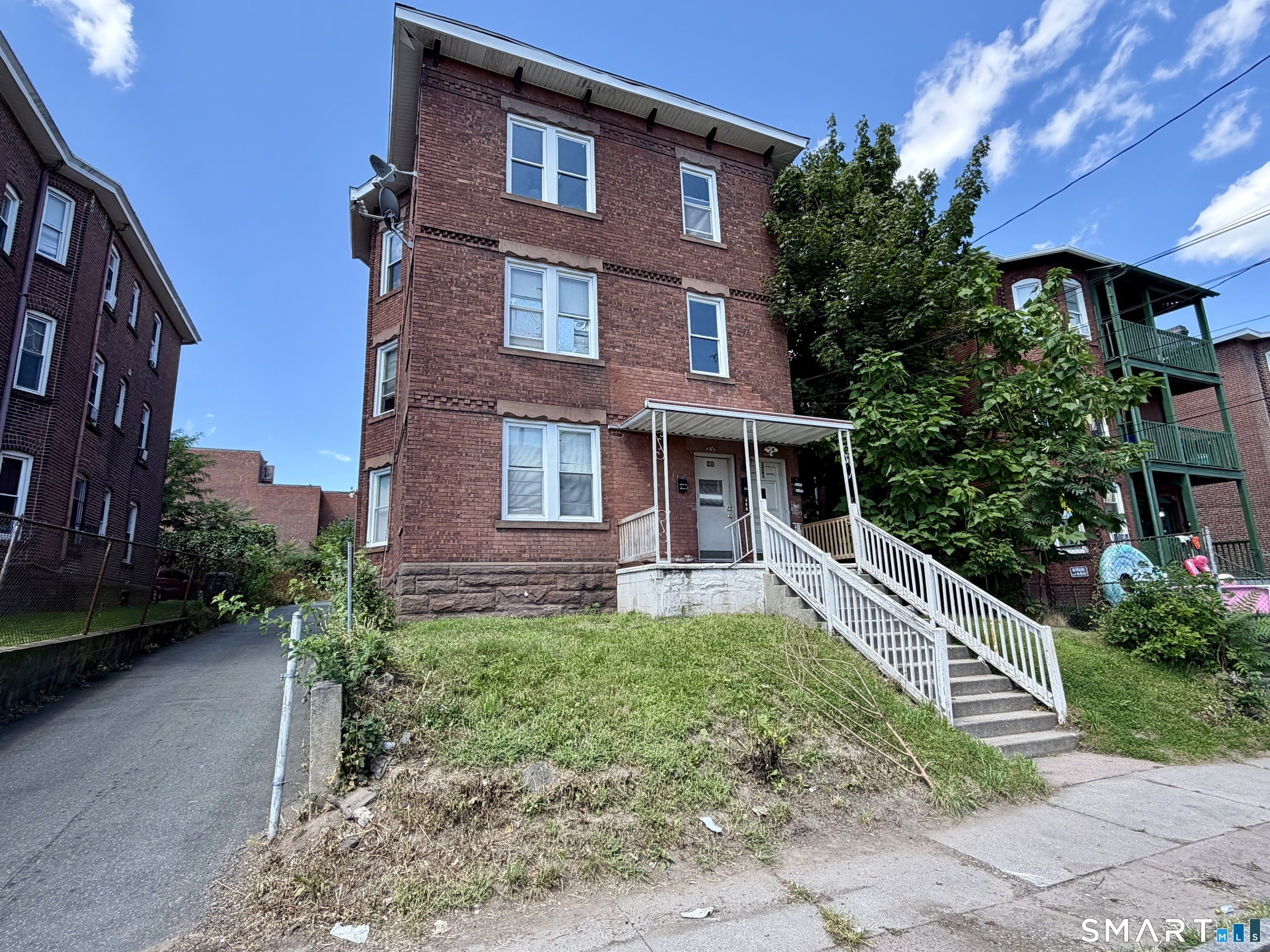 179-181 Babcock Street – photo 1
