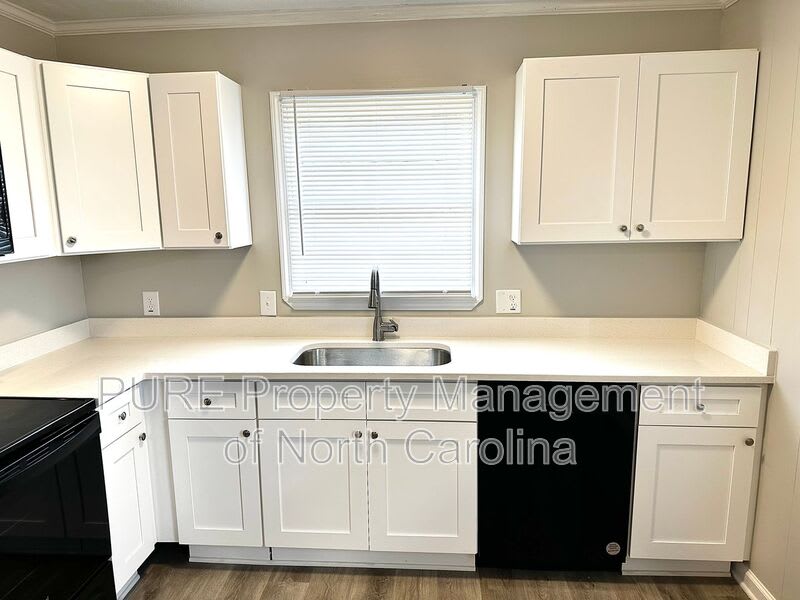 1414 White St – photo 1 of 31