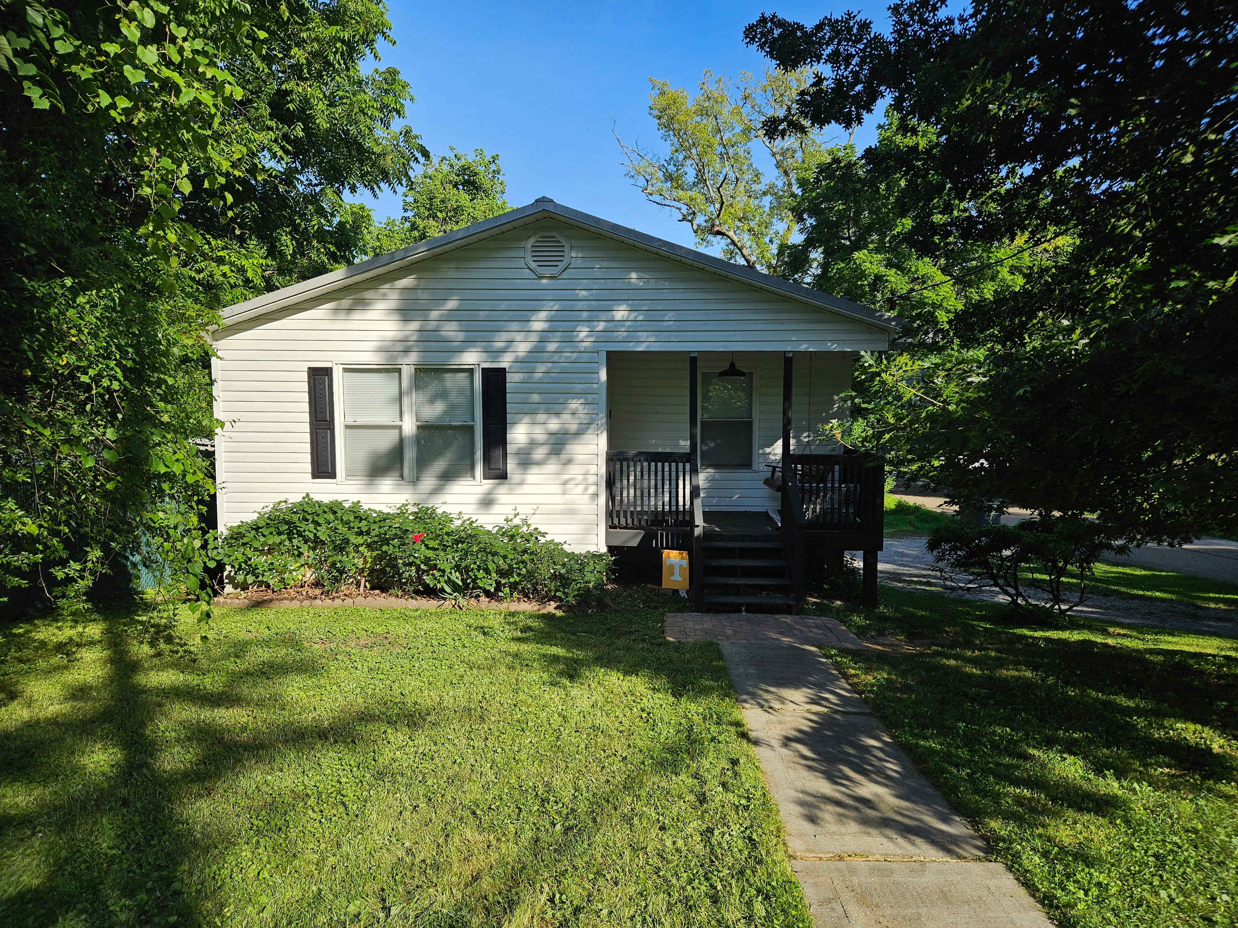 306 Avenue B – photo 1