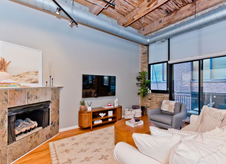 215 North Aberdeen – photo 1