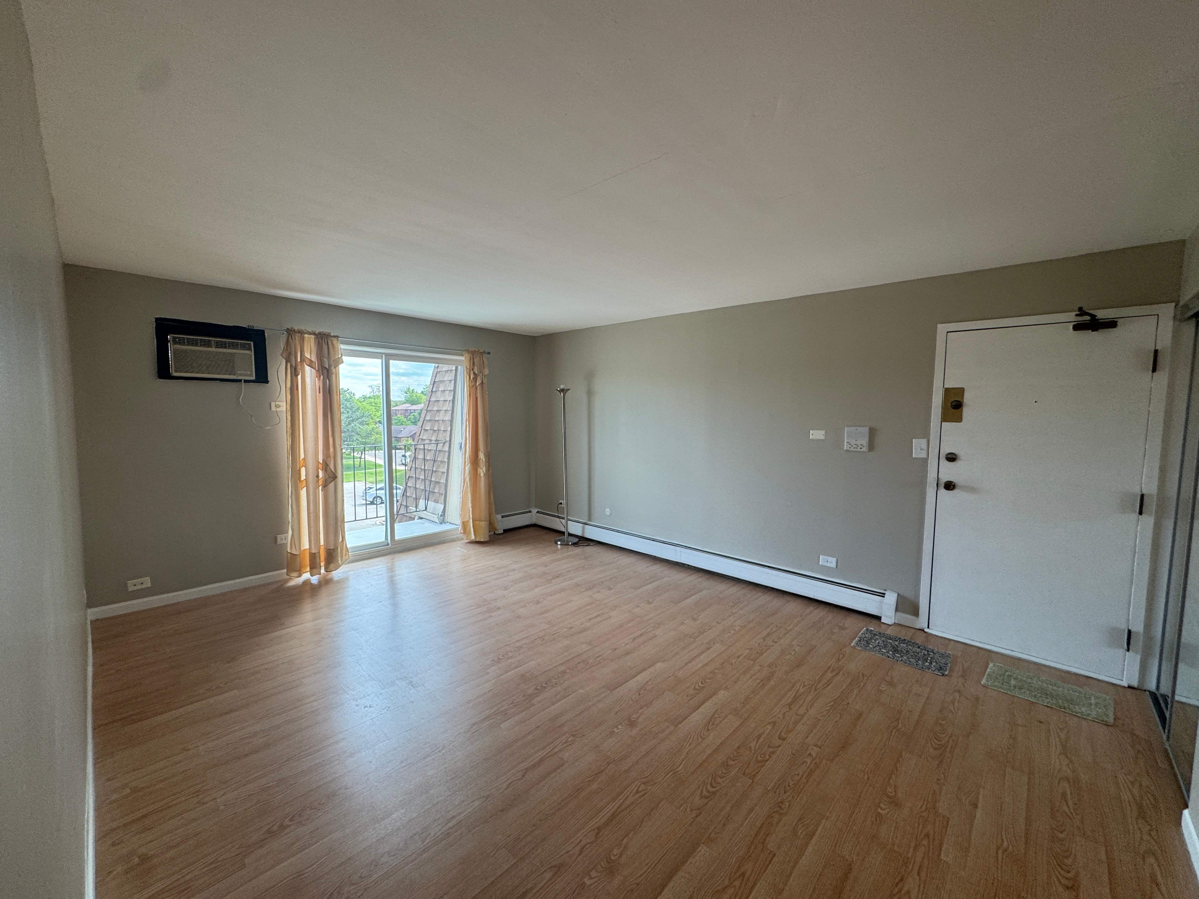 252 Shorewood Dr. – photo 1 of 13