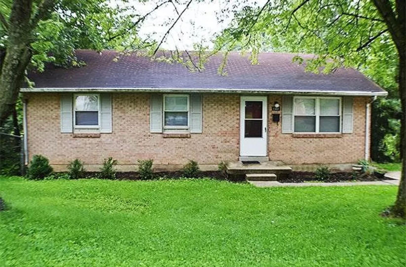 1351 Stephen Foster – photo 1