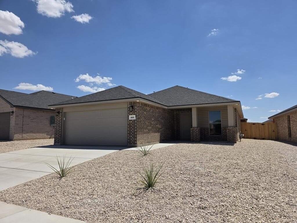 908 Gold Rush Ave – photo 1 of 178
