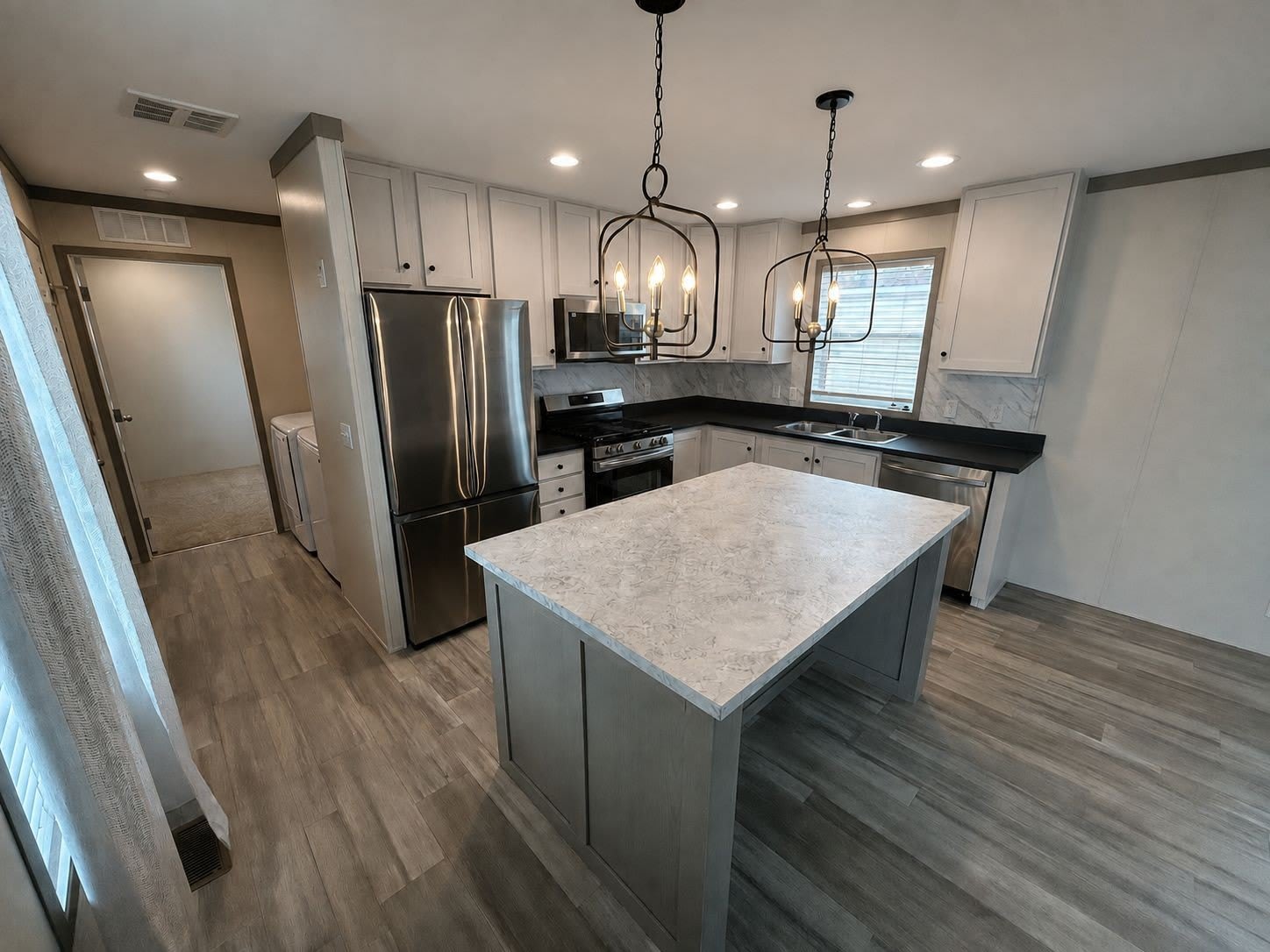 324 Utah – photo 1 of 8