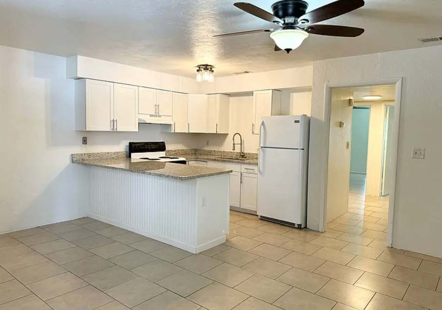 1242 NW 8th Ave9 – photo 1