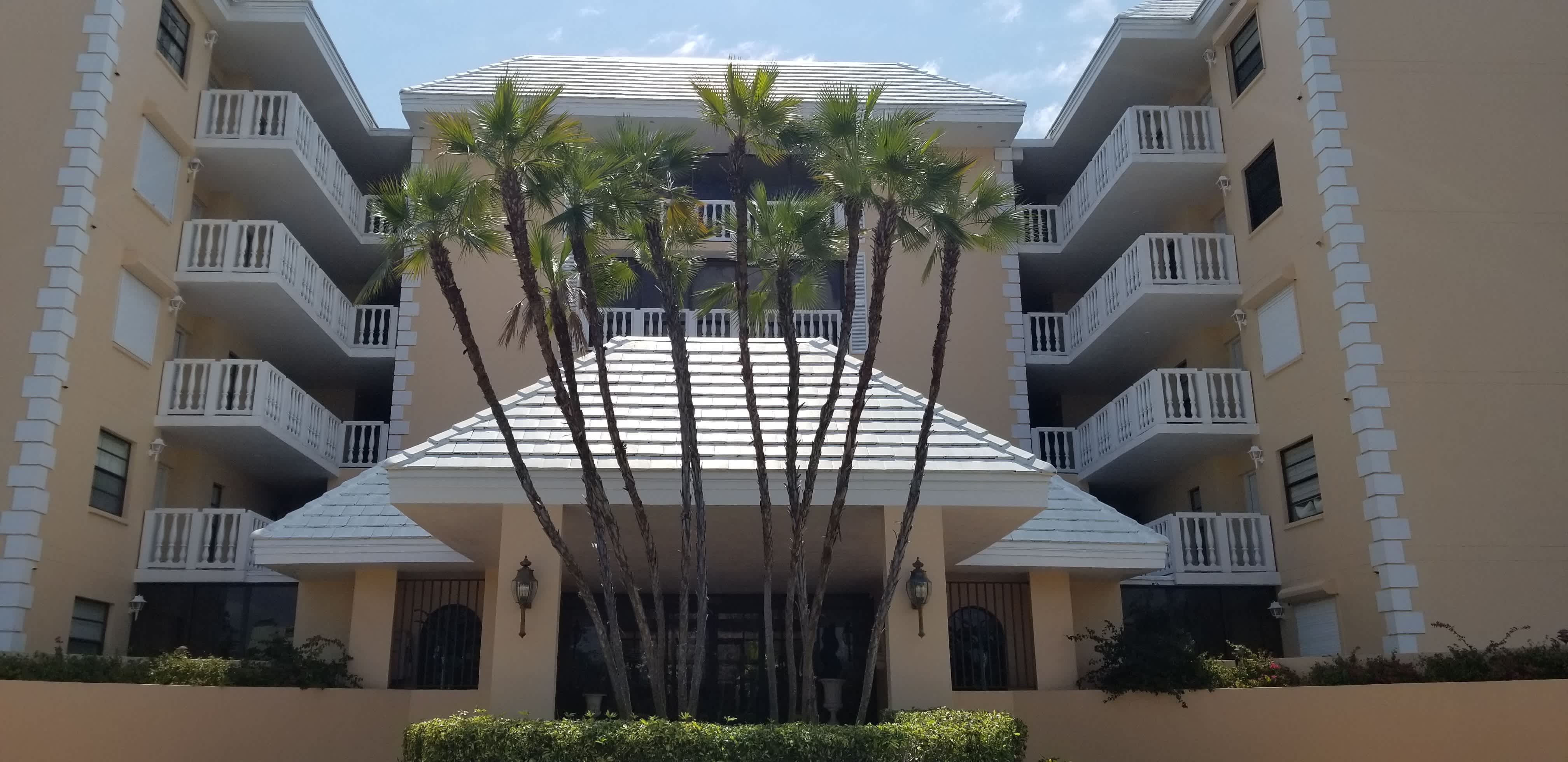 6650 Sunset Way Apt 220 – photo 1