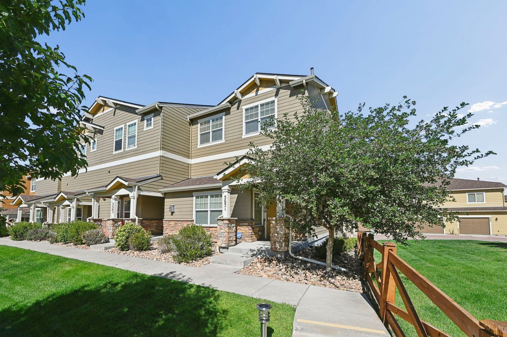 Newer Townhome in Dublin Commons! – photo 1