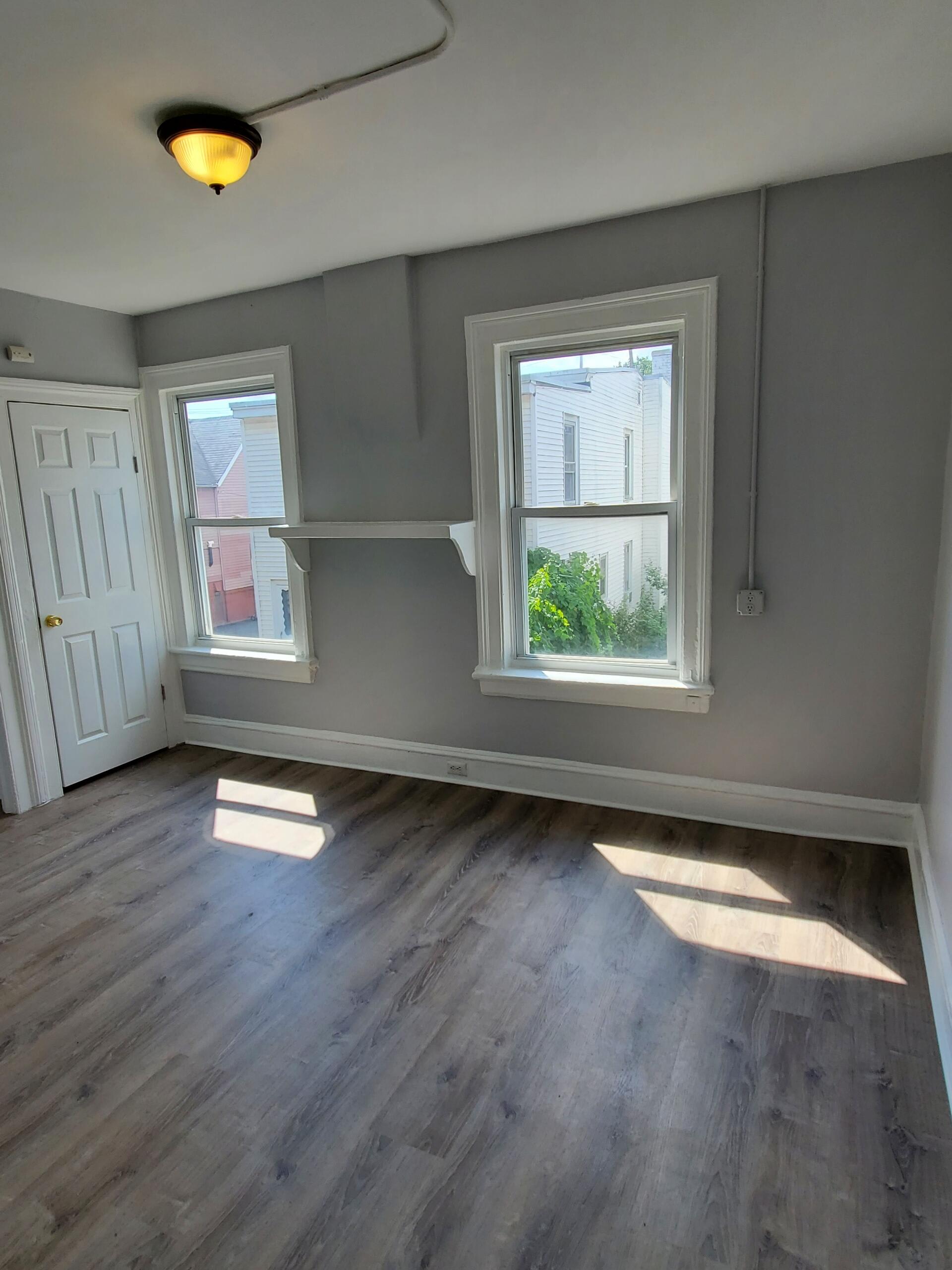 177 W Parmenter St – photo 1 of 12