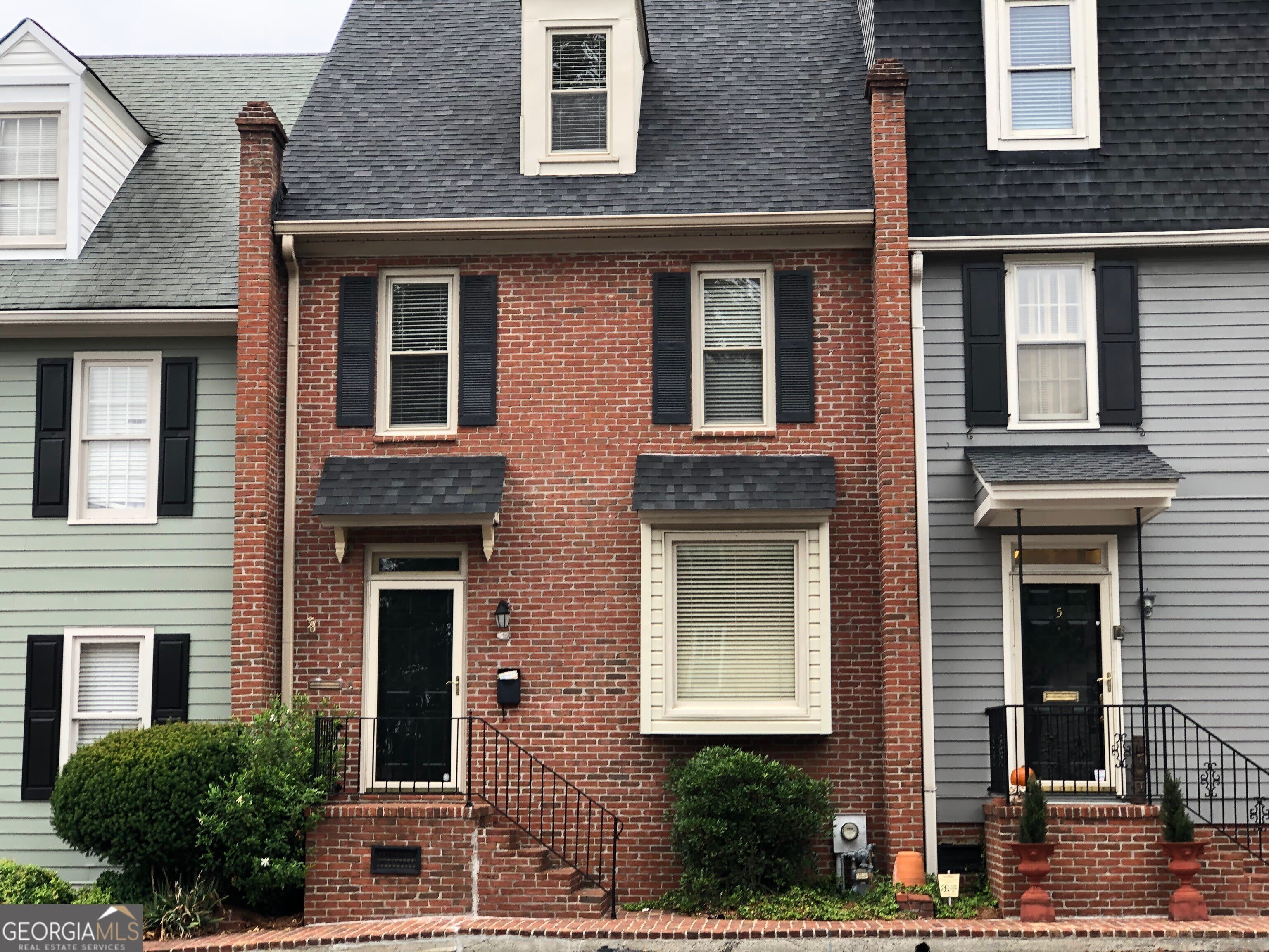 311 E 2nd Avenue – photo 1