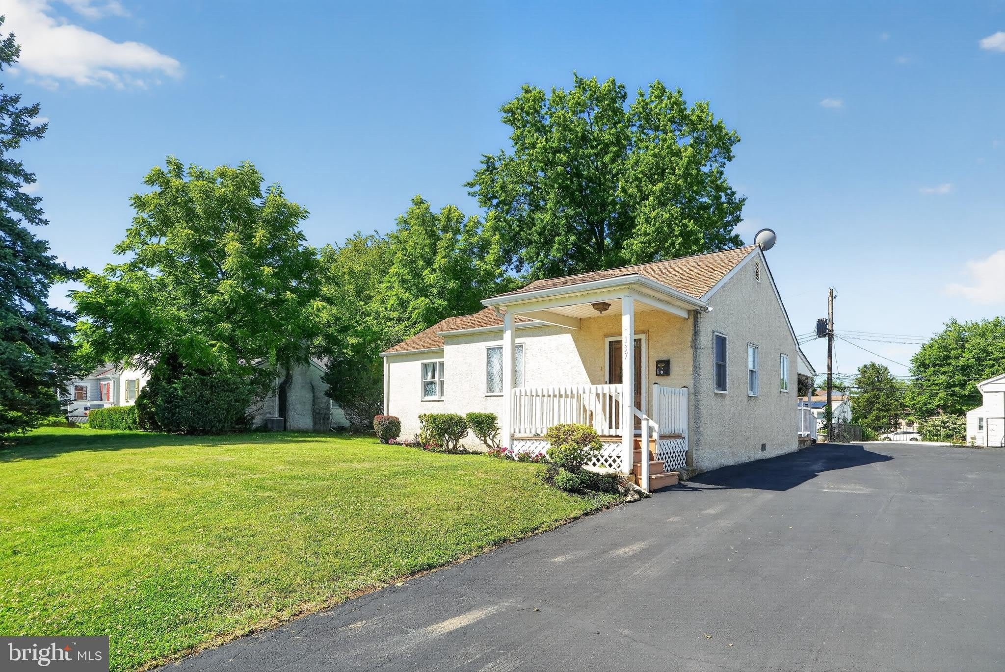 137 WALKER Lane – photo 1 of 36