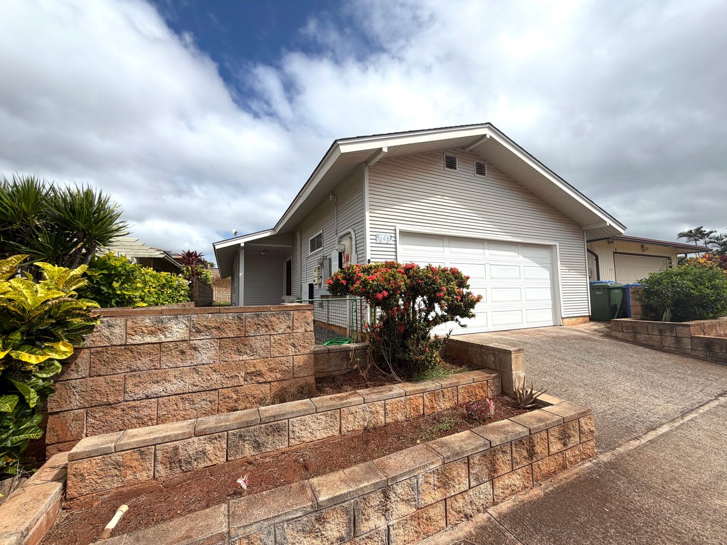 Renovated 3 Bedroom, 2 Bathroom House (Village Park) – photo 1 of 6