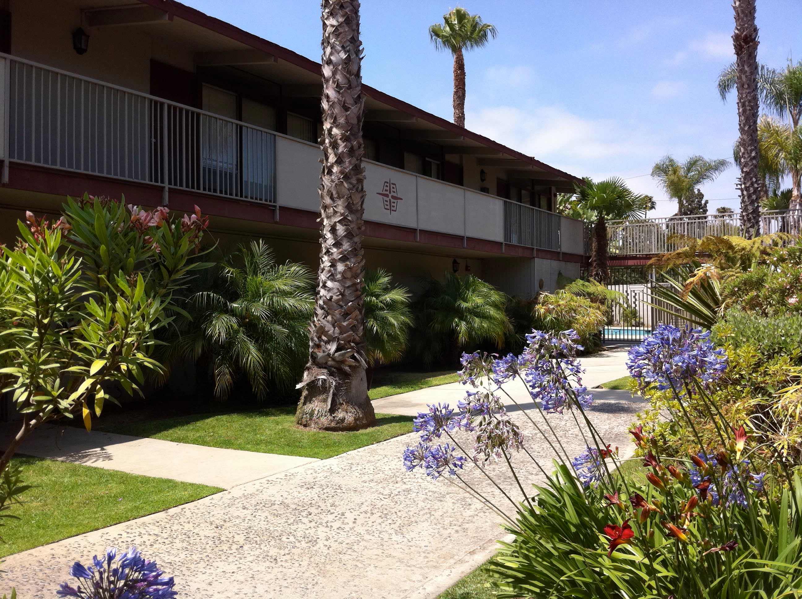 795 N Bellflower Boulevard – photo 1