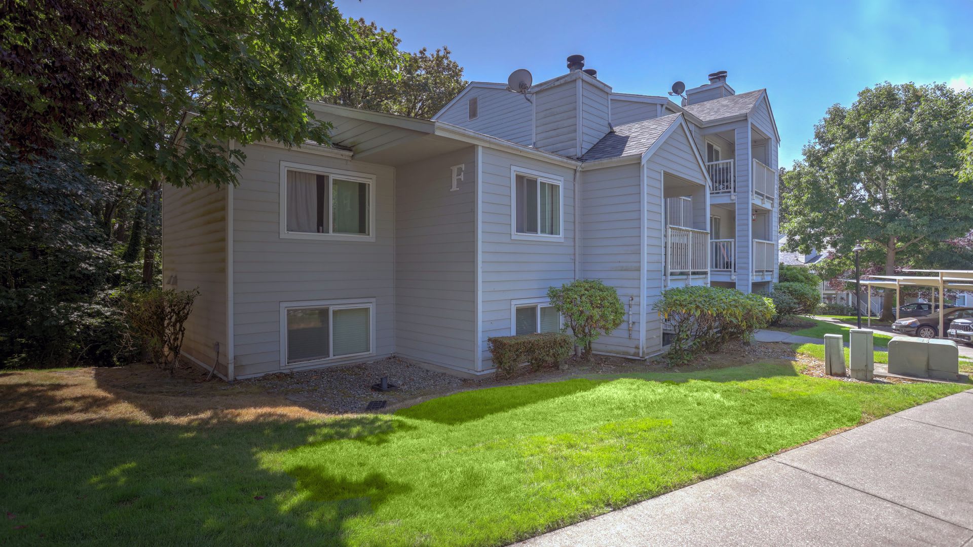 This ground floor corner-unit condo – photo 1