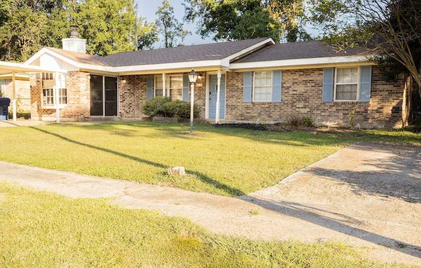 116 Nelda Drive – photo 1 of 10
