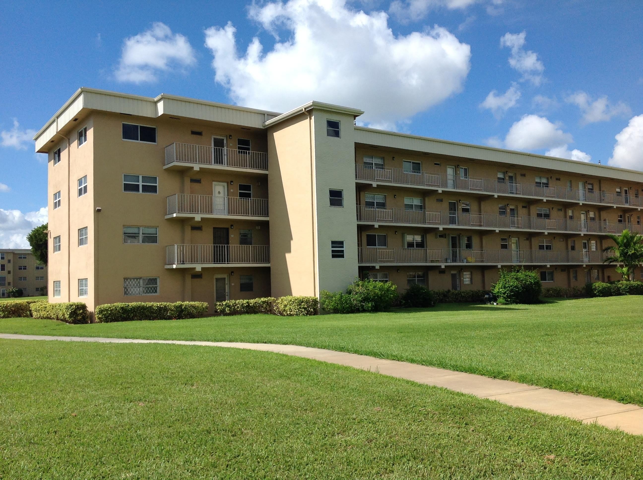 2600 NE 1st Lane – photo 1