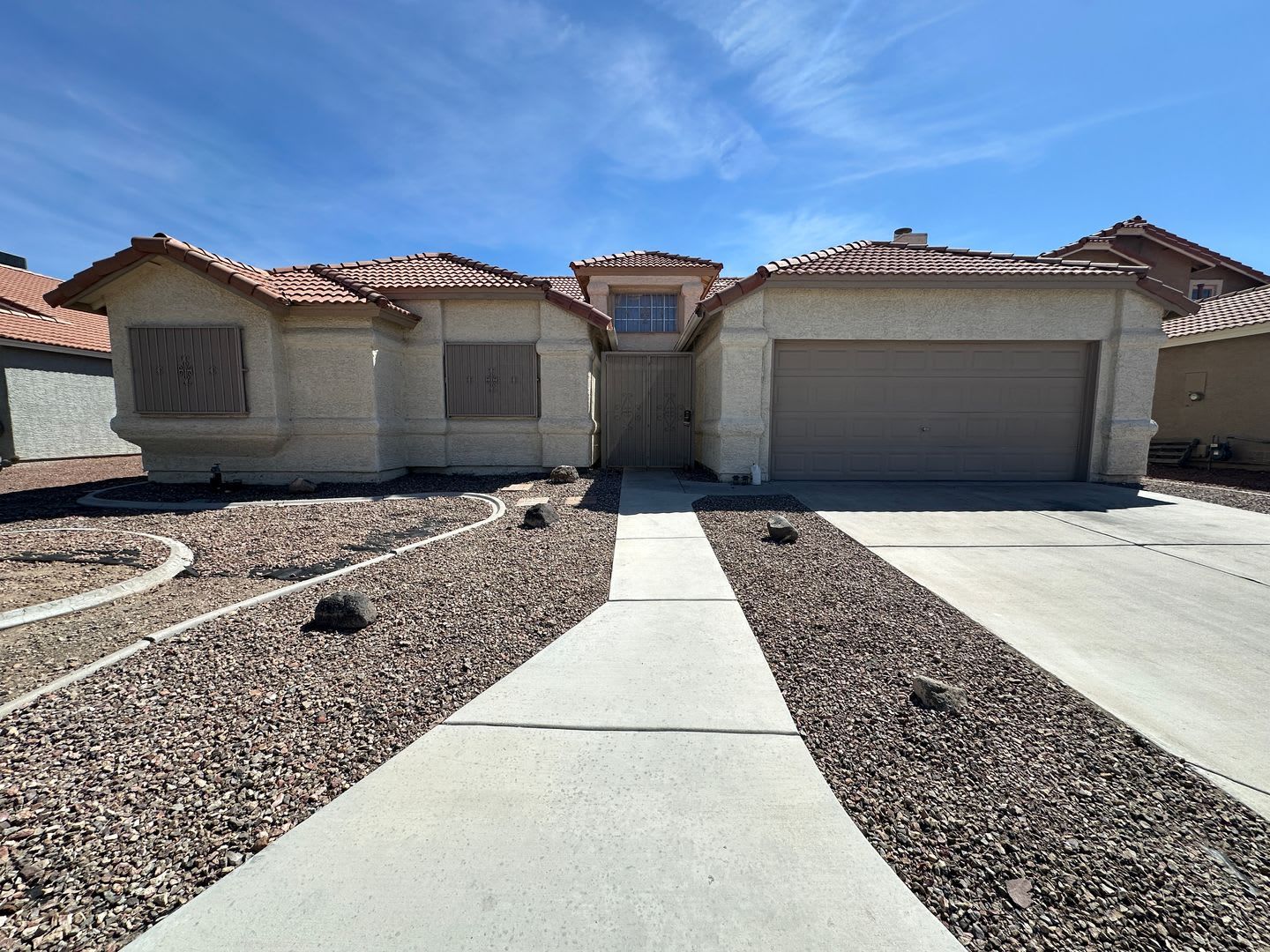 Great location. 3 bedroom single story Las Vegas home for rent. – photo 1