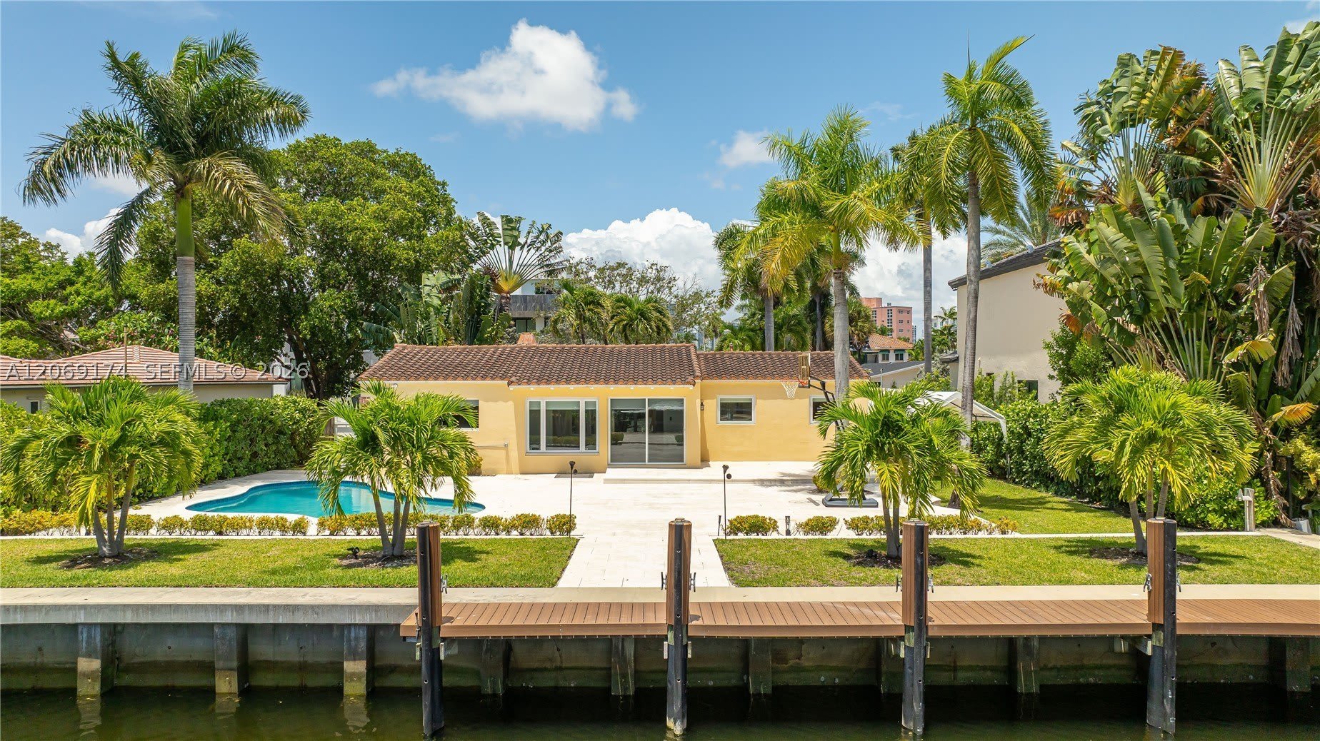 330 Coconut Isle Dr – photo 1