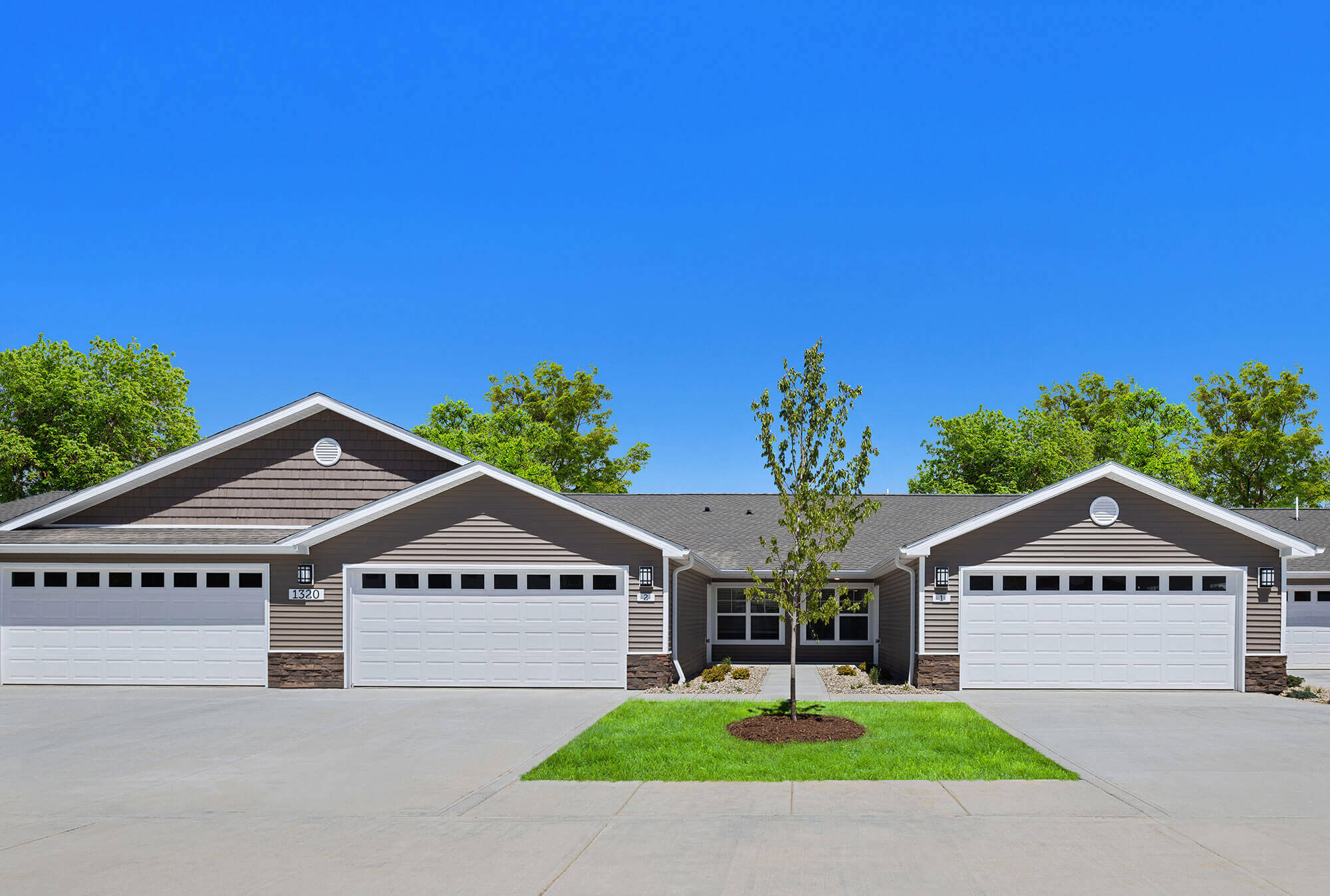 Redwood Copley Heritage Woods Drive – photo 1 of 12