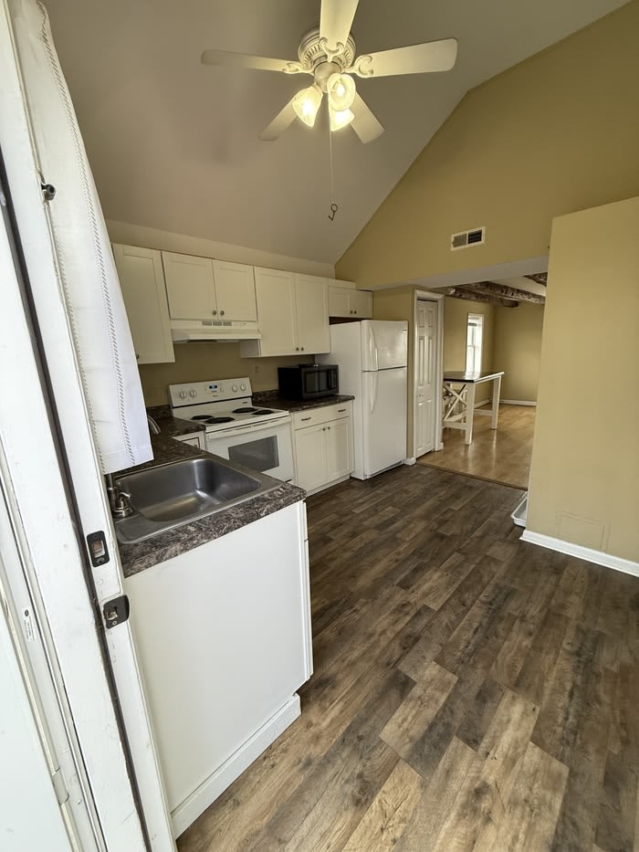 4060 Ridge Road – photo 1 of 11