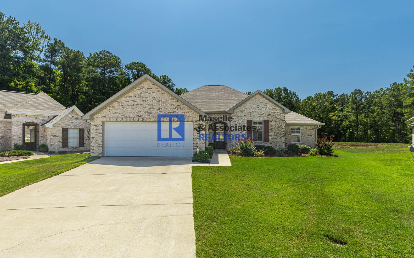 4 Bed/2 Bath Home in Pearl in Silver Ridge – photo 1 of 47
