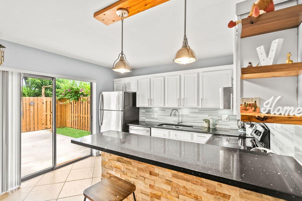 29 Lake Arbor Drive – photo 1 of 26