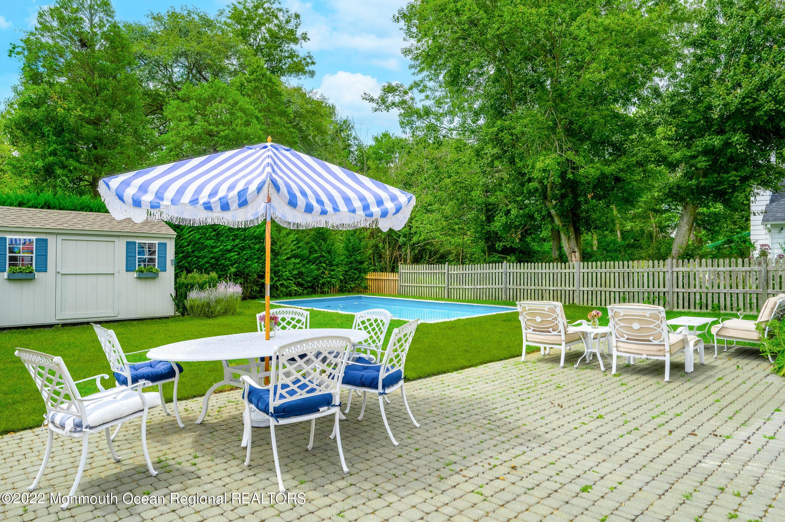 405 Salem Avenue – photo 1
