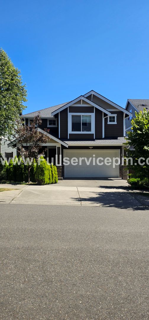 Newer Incredible home with all the amenities! – photo 1