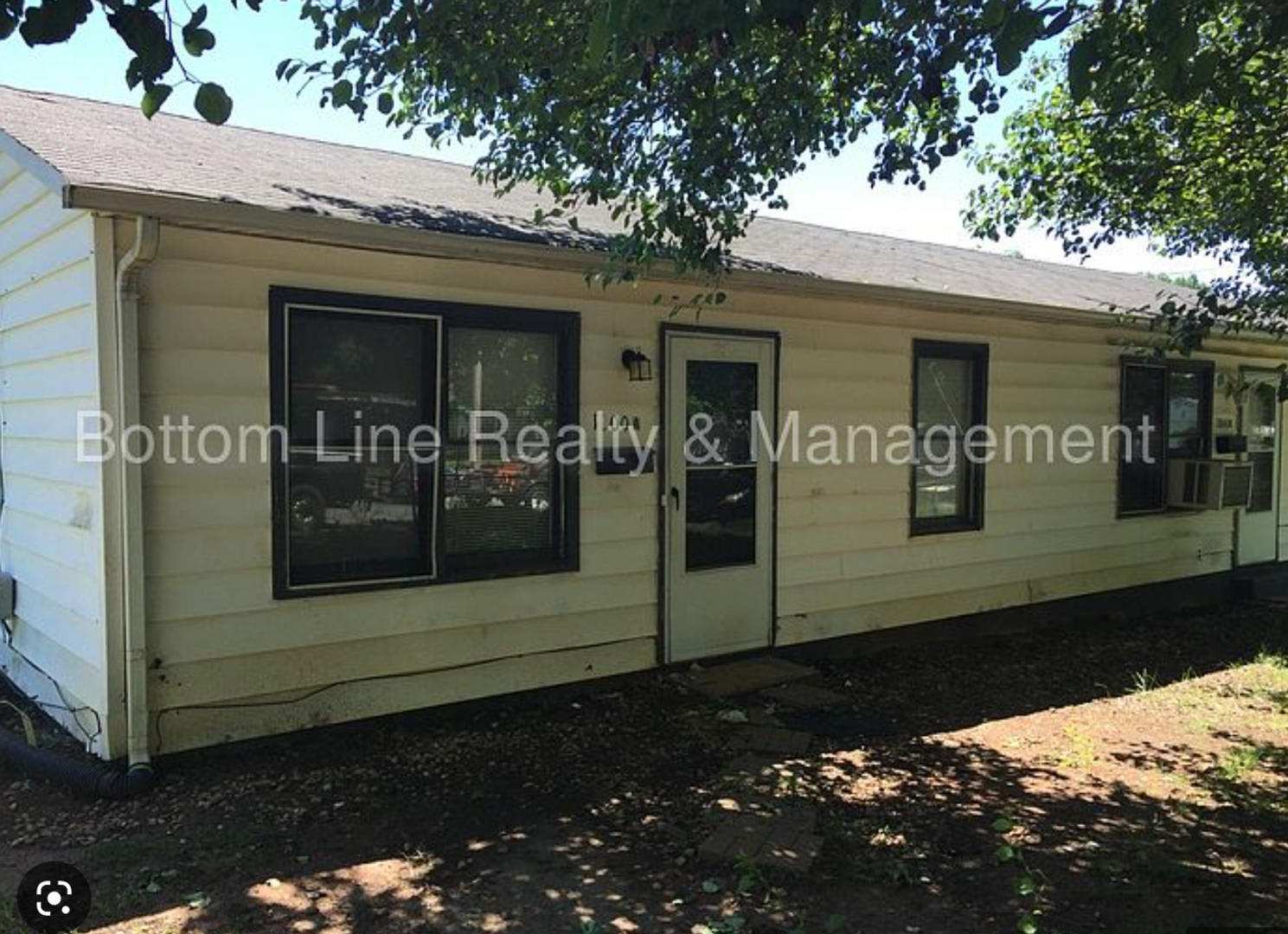 2 bedroom apartment for rent in a great location – photo 1 of 3