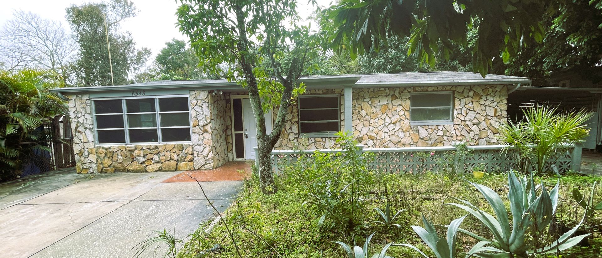 3 bath, 2 Bath Single Family Home in New Port Richey – photo 1 of 23