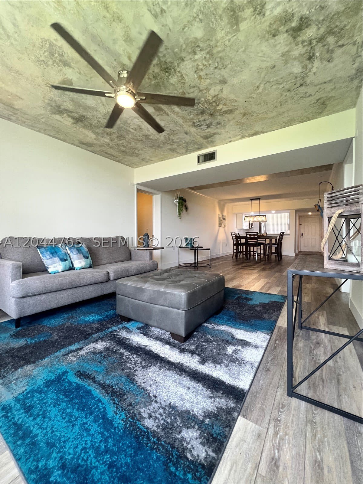 1705 Whitehall Dr – photo 1