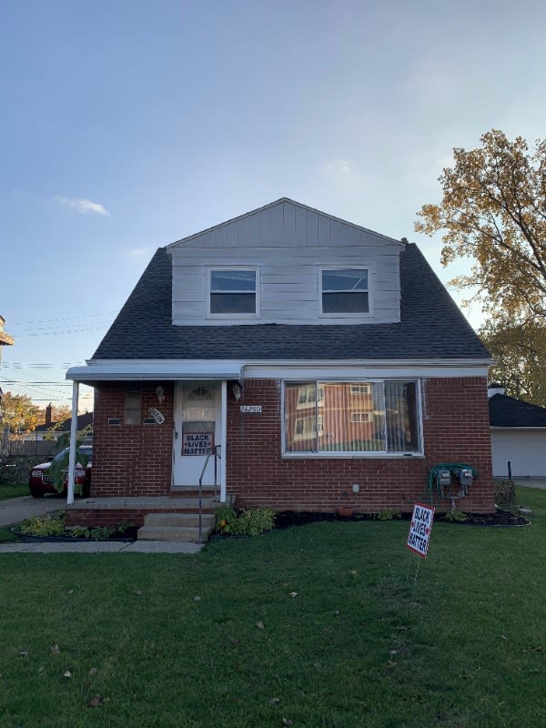 26280 Pinehurst Street – photo 1 of 12