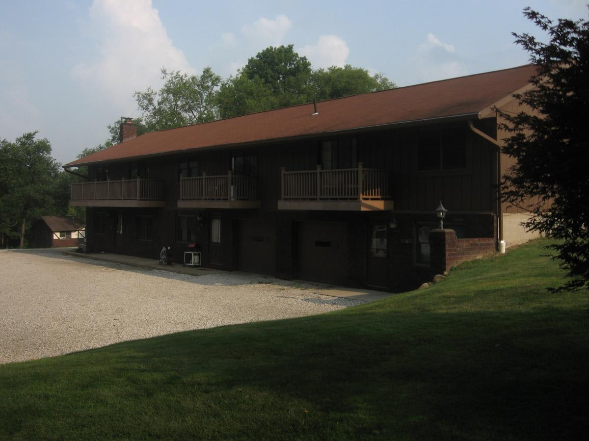 1304 Steese Road,uniontown,ohio 44685 – photo 1 of 3