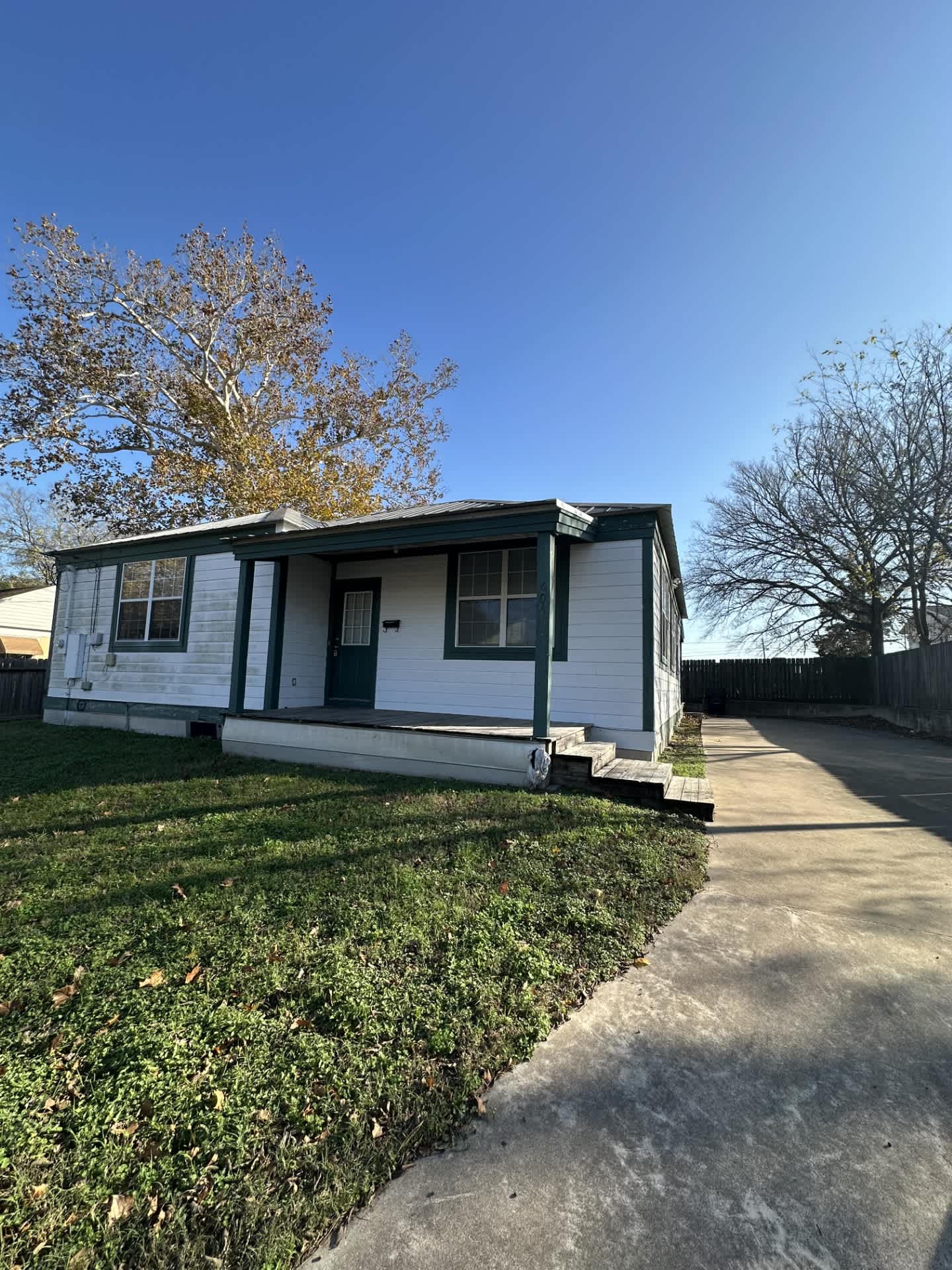 604 East Main Street – photo 1 of 26
