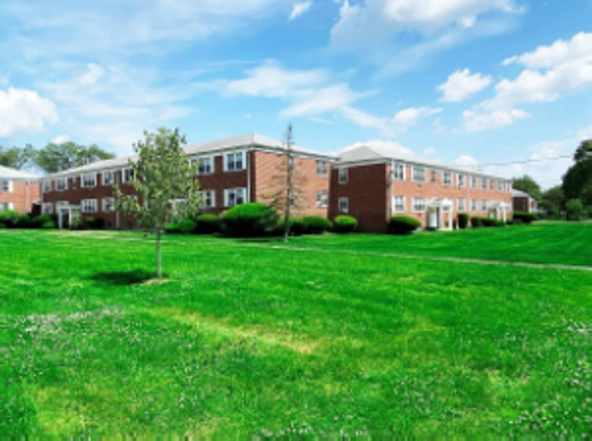 Folly Brook Apartments – photo 1 of 10