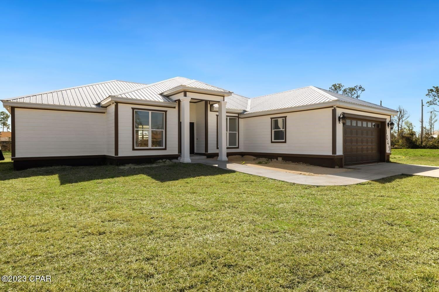 1043 Plantation Drive – photo 1