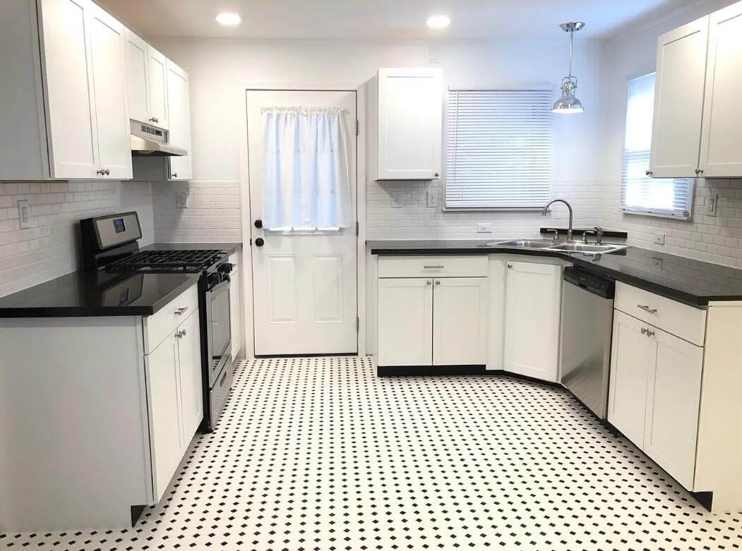 3113 36th Street – photo 1