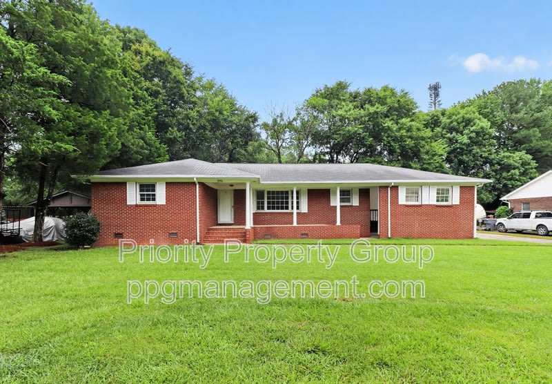 3916 Piney Grove Road – photo 1