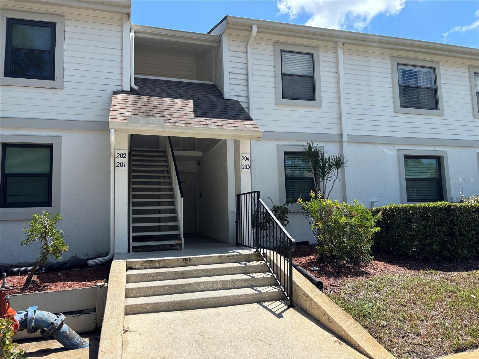 204 MEADOW Lane – photo 1 of 17