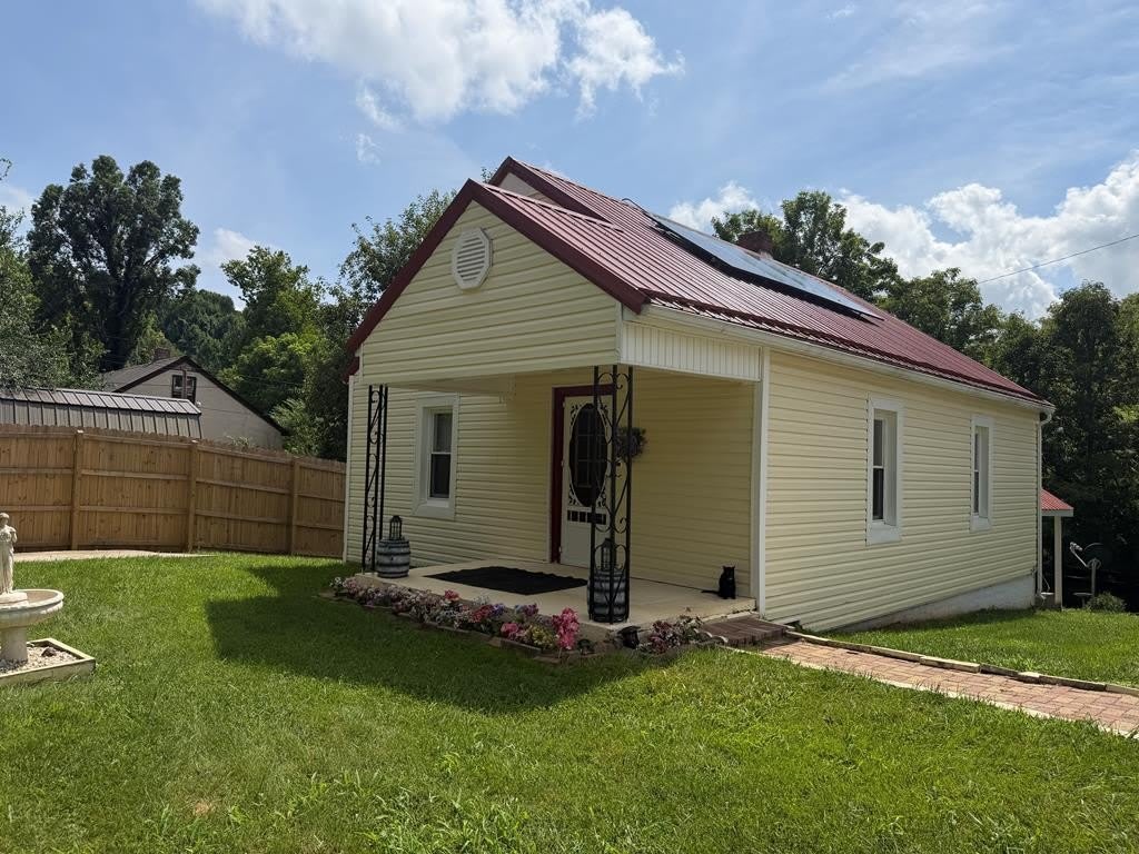 2274 Pioneer Drive – photo 1 of 13