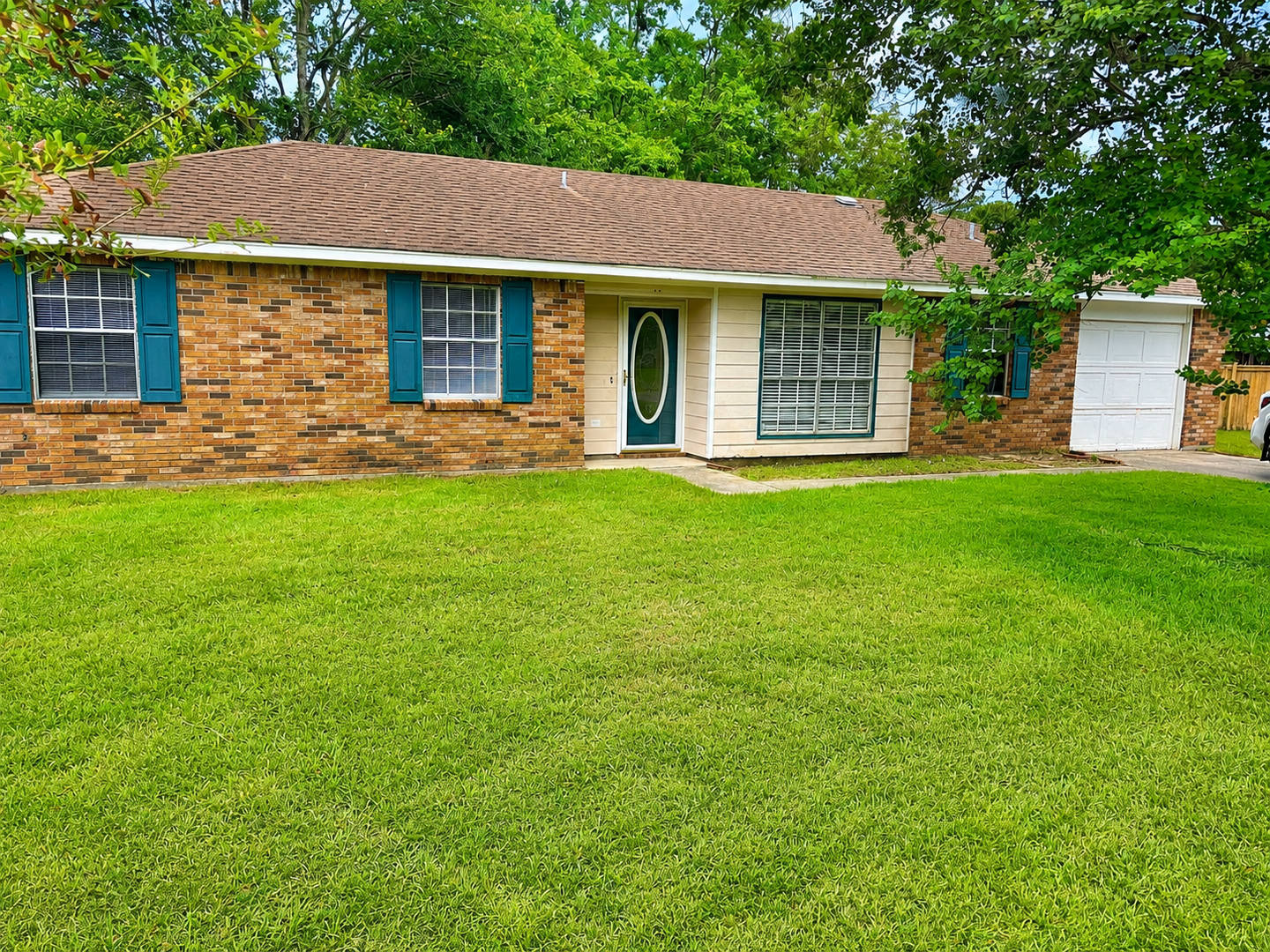 Charming 3-Bedroom Home in St. Martin School District – photo 1 of 17