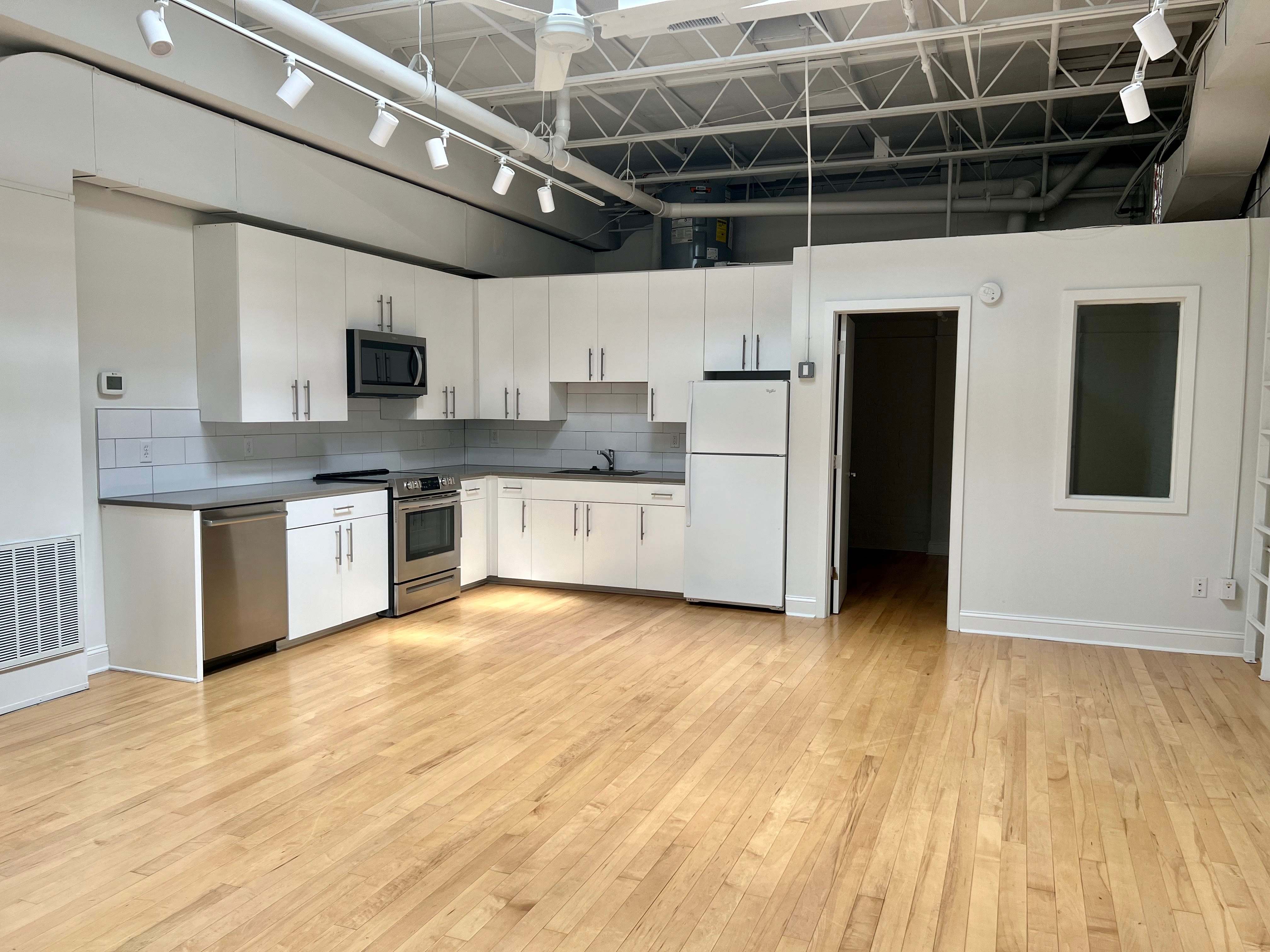 609 East Market Street – photo 1