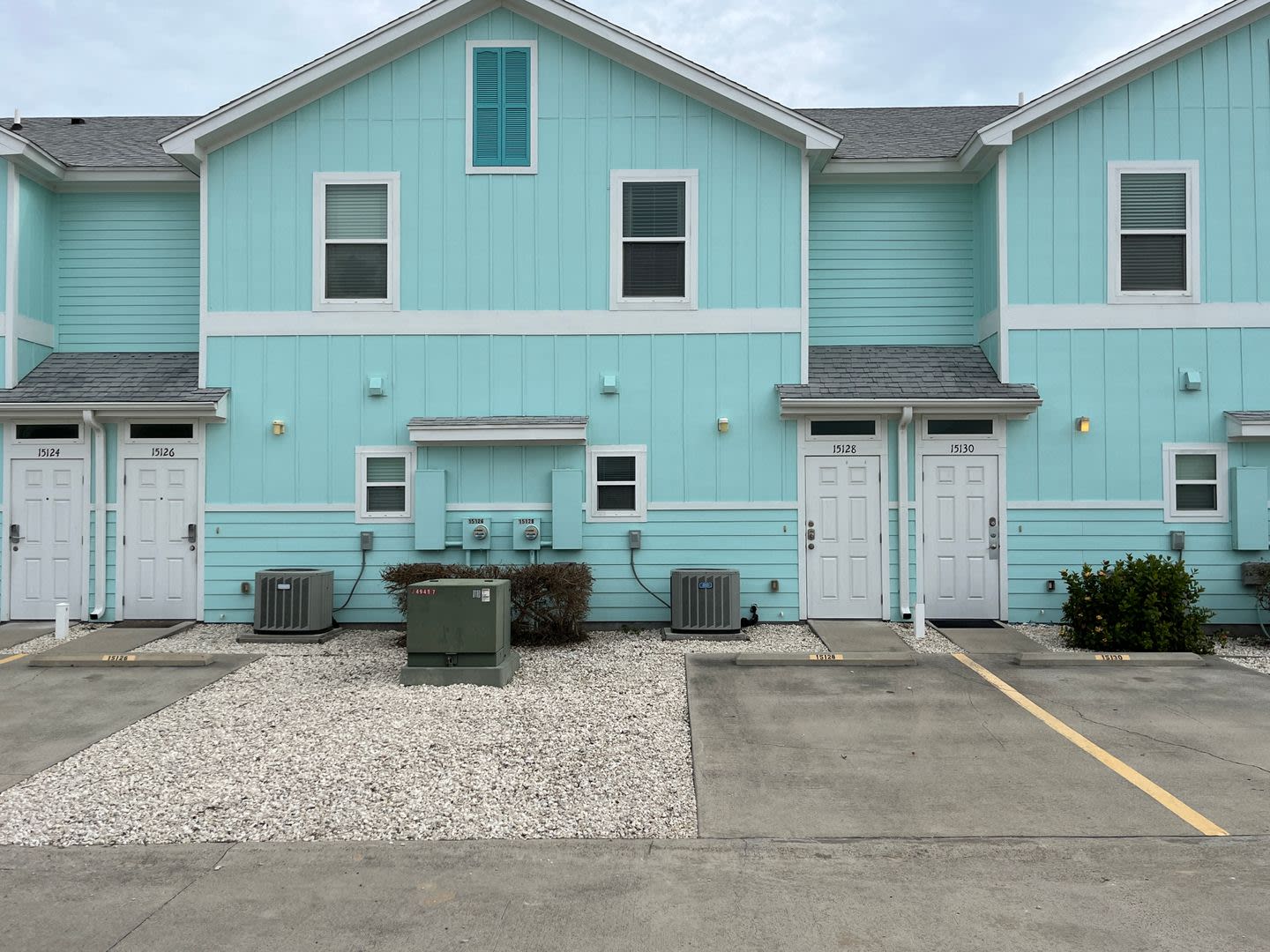 FULLY FURNISHED ISLAND TOWNHOME WITH SOME BILLS PAID – photo 1