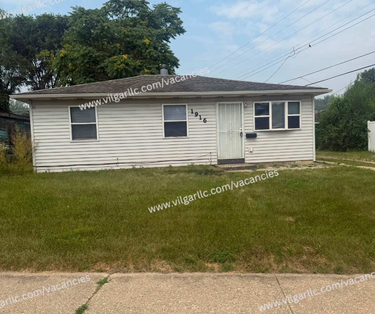 Very spacious 3 Bedroom • 1 Bathroom home. – photo 1