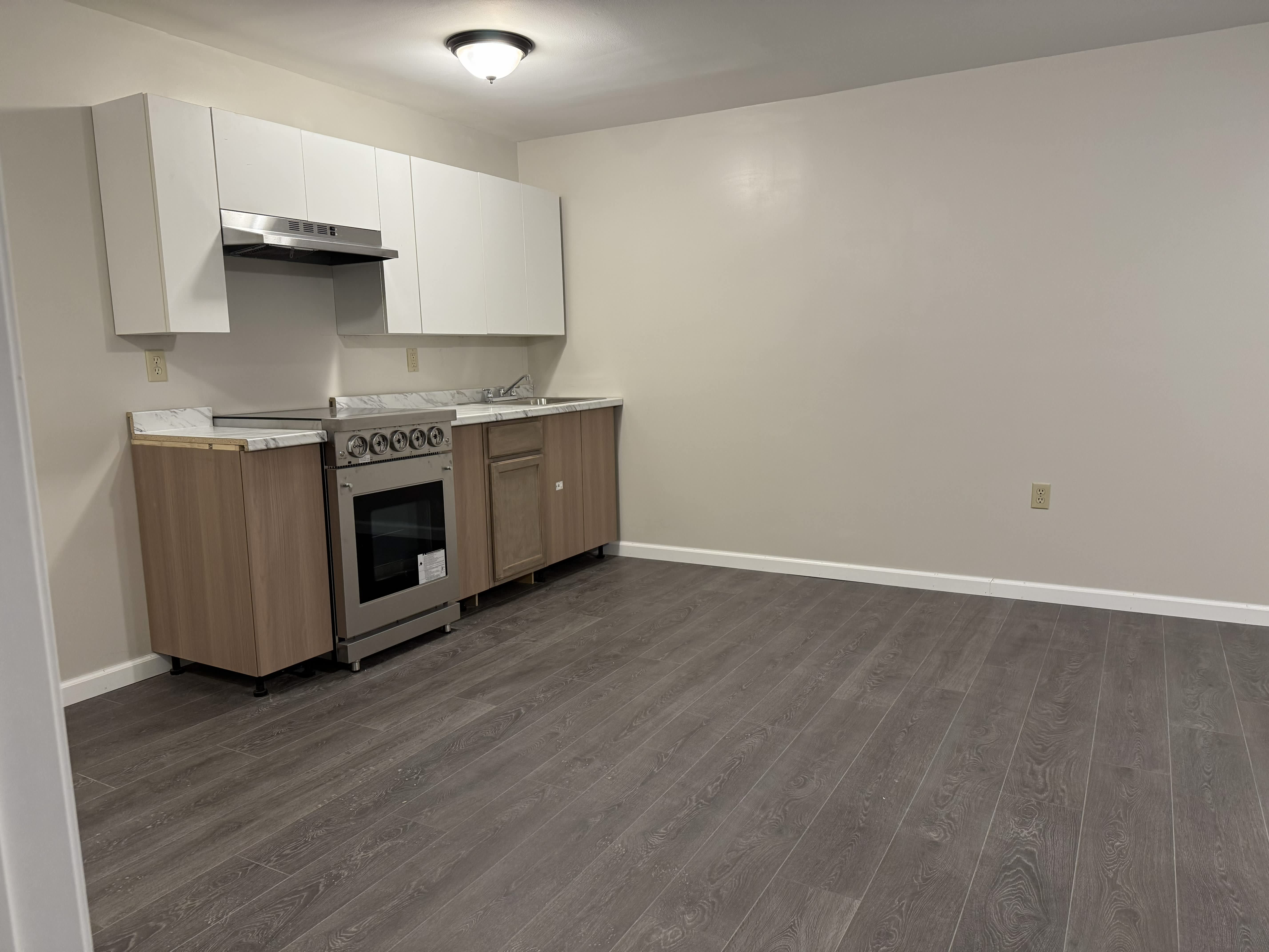 355 S Main St – photo 1 of 17