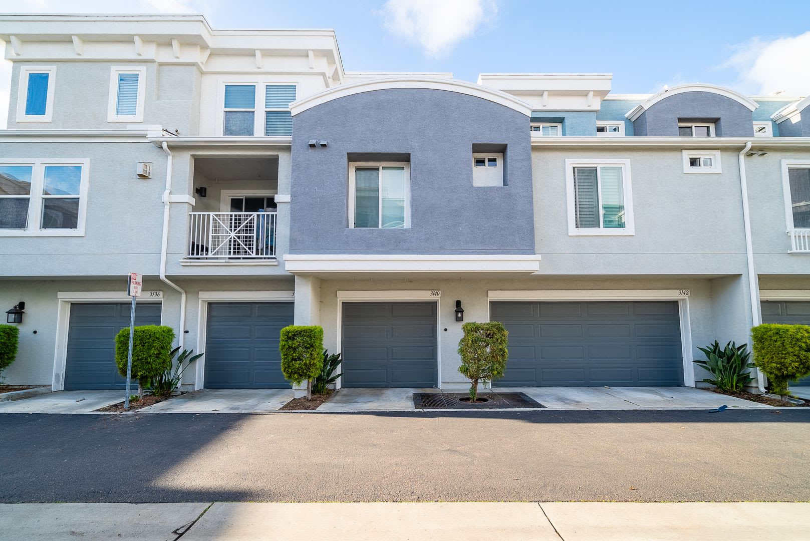 Perfect Location Unit Close To Everything – photo 1