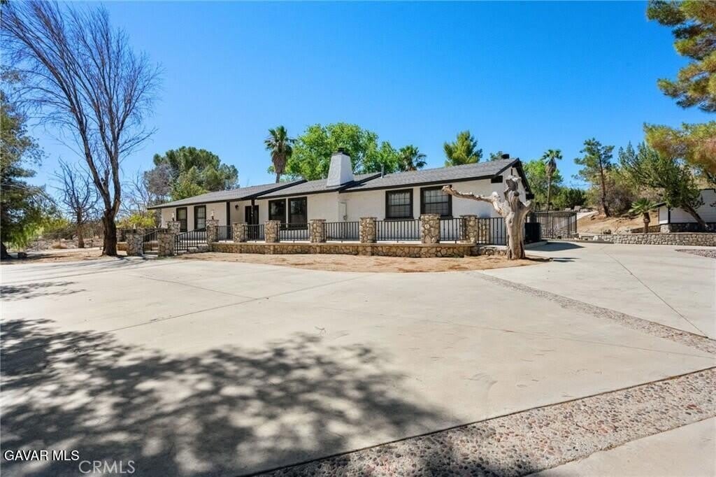 712 Avenue R-8 – photo 1