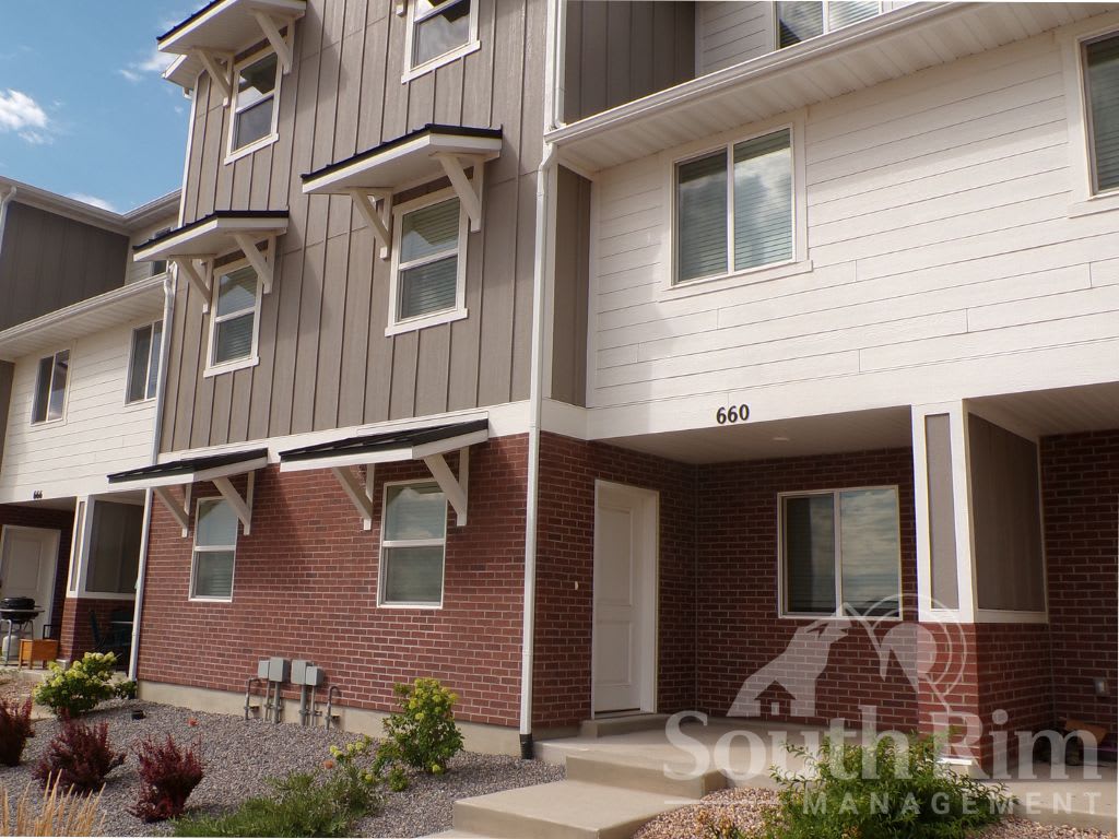 660 Frost Street – photo 1 of 9