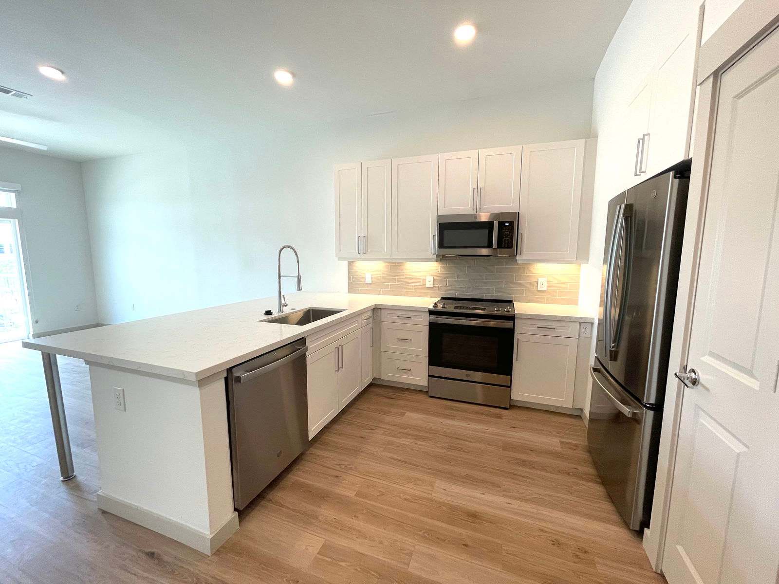 2880 La Frontera Boulevard – photo 1
